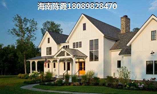 后海温泉新城澄迈不仅有温暖宜人的气候，更重要的是有天然的＂真温泉＂，蕴含多种矿物质，浸泡温泉，关节炎等疾病能够有所缓解。许多来过海南海鹏比邻湾度假避寒的老人都表示一想到这里的阳光、椰子树、温暖的气候，就按捺不住急盼到来的心情。